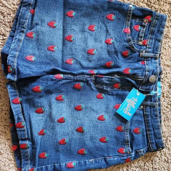 Hell Bunny Strawberry Denim Shorts Size M - Picture 6 of 6